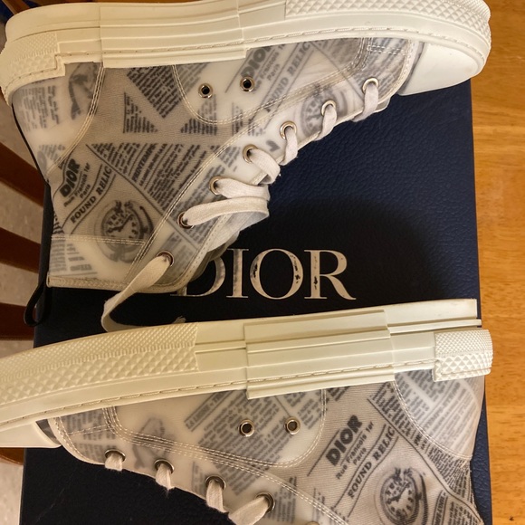 Dior. Daniel Arsham Newspaper - Picture 4 of 4